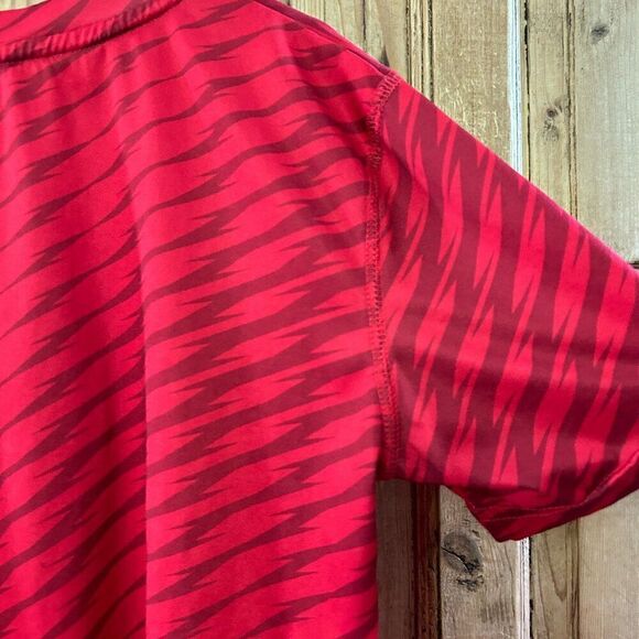 Boy's Adidas NC State Sz 12 Red Athletic T-Shirt Wolfpack Basketball Tee Flawed - Picture 5 of 7